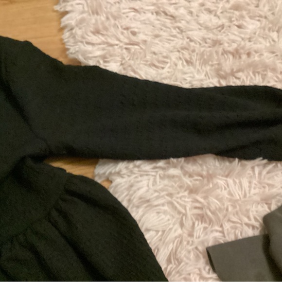 Long tiered black dress - Picture 2 of 3